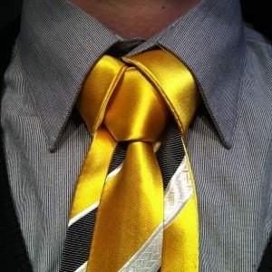 Це доповнення може бути використано з будь-яким варіантом і будь-якою схемою зав'язування краватки при достатній його довжині