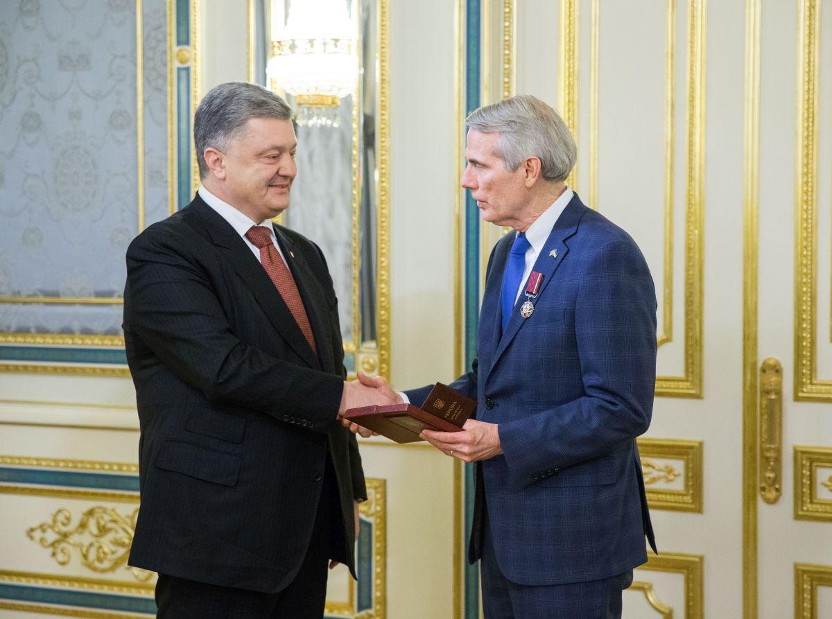 Під час зустрічі Порошенко і Портман обговорили ситуацію на Донбасі, а також питання реалізації реформ в Україні