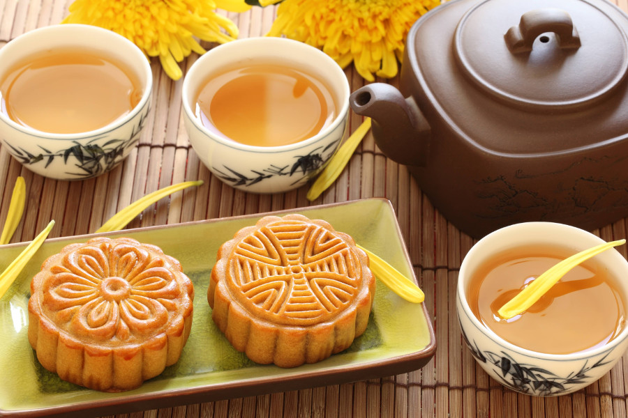 У китайській традиції перша і за сумісництвом найбільш насичена заварка зеленого чаю зливалася і чай відразу ж заварювався повторно