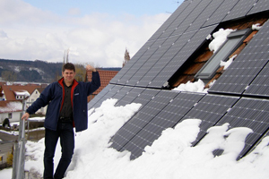 На недавно минулій виставці Moldenergy-2012 відразу кілька компаній представили зразки обладнання для перетворення сонячної енергії в електрику (фотовольтаїки)