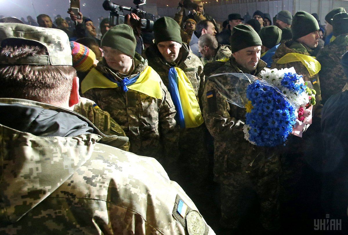 Глава СБУ презентував збірку зі свідченнями полонених про їх катування під час незаконного змісту на Донбасі