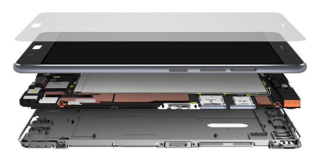 Взагалі, Ultra настільки швидкий, що навіть тестові Samsung S7 і Huawei P9 Plus починають «палити в сторонці»
