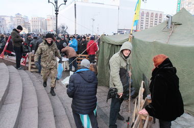 22 лютого 2016, 16:26 Переглядів:   Активісти влаштували наметове містечко в центрі Києва