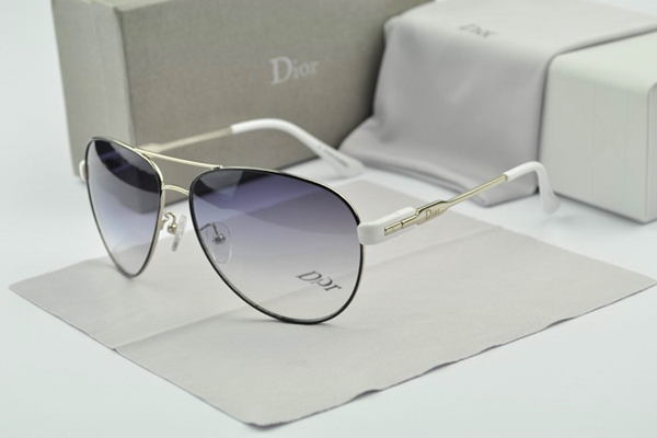 Окуляри Dior - це поєднання стилю і незмінної якості