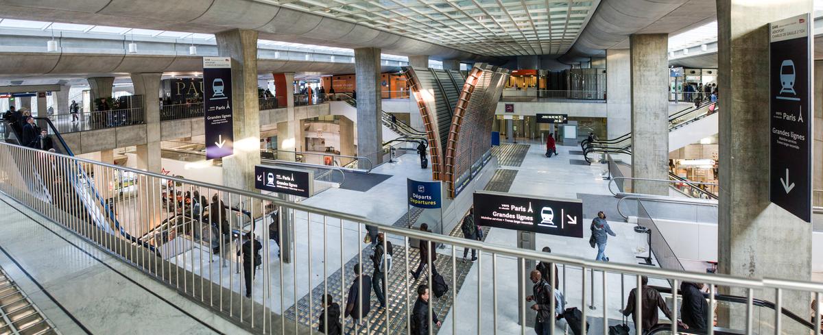 Зміст статті   Залізничний вокзал в аеропорту Шарль де Голль: принади подвійного сервісу