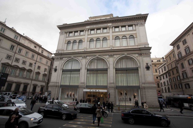 Будівля магазину Zara на П'ятій авеню в Нью-Йорку   Будівля магазину Zara в Римі - Palazzo Bocconi